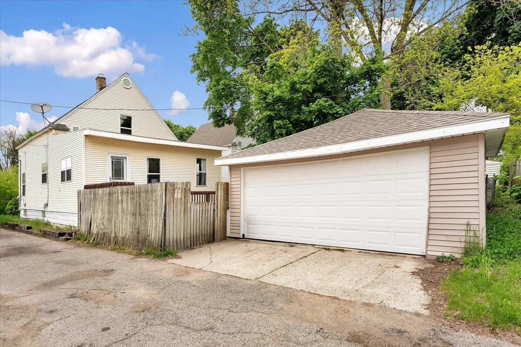 22 Ann Street NW Grand Rapids City MI 49505