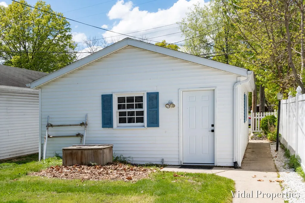 8929 Waruf Avenue Portage City MI 49002
