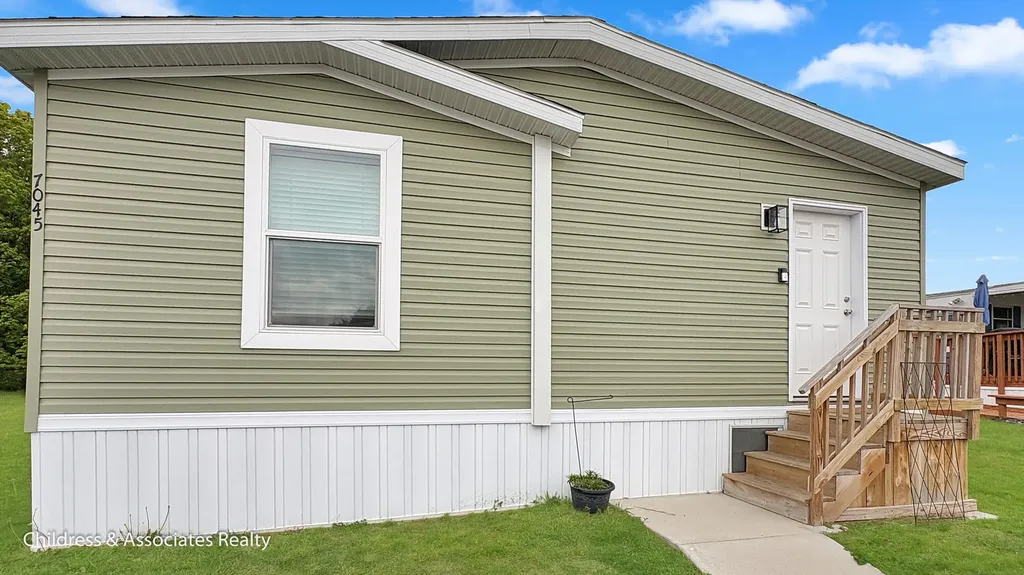 7045 Shamley Avenue NE Plainfield Charter Township MI 49306