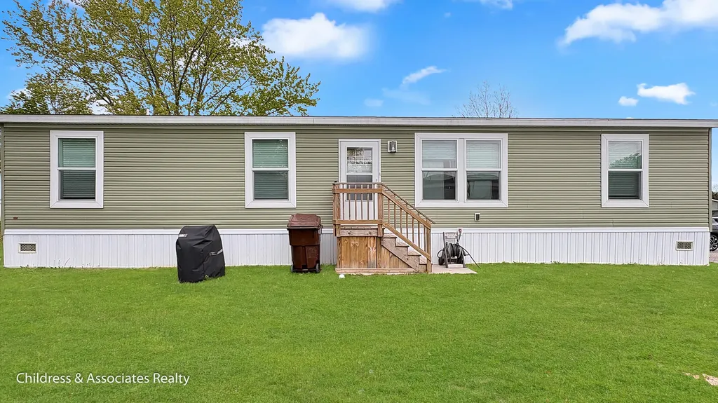 7045 Shamley Avenue NE Plainfield Charter Township MI 49306