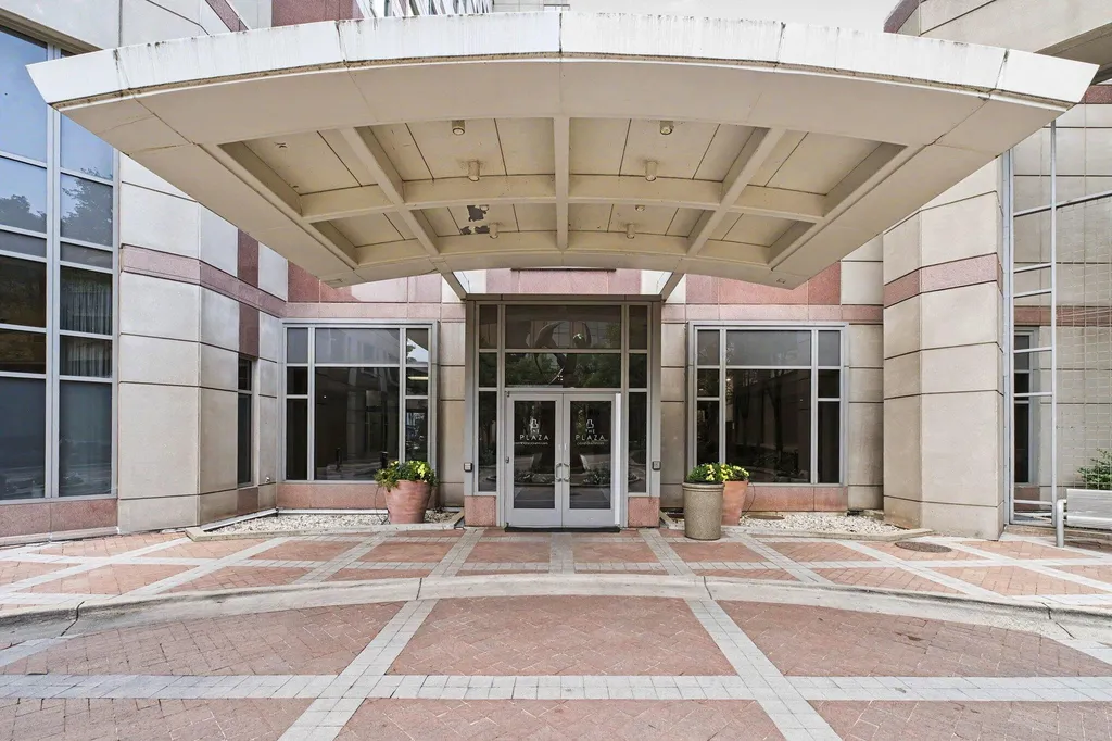 117 Campau Circle NW Grand Rapids City MI 49503