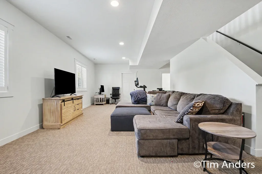 4316 Stratton Boulevard Kentwood City MI 49512