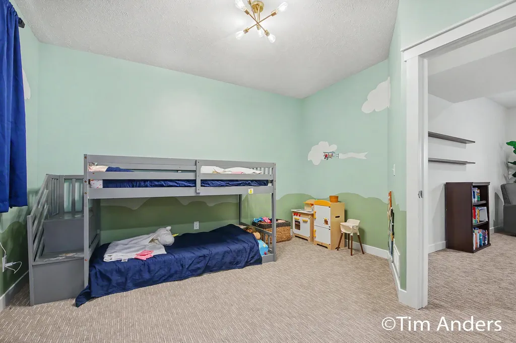 4316 Stratton Boulevard Kentwood City MI 49512