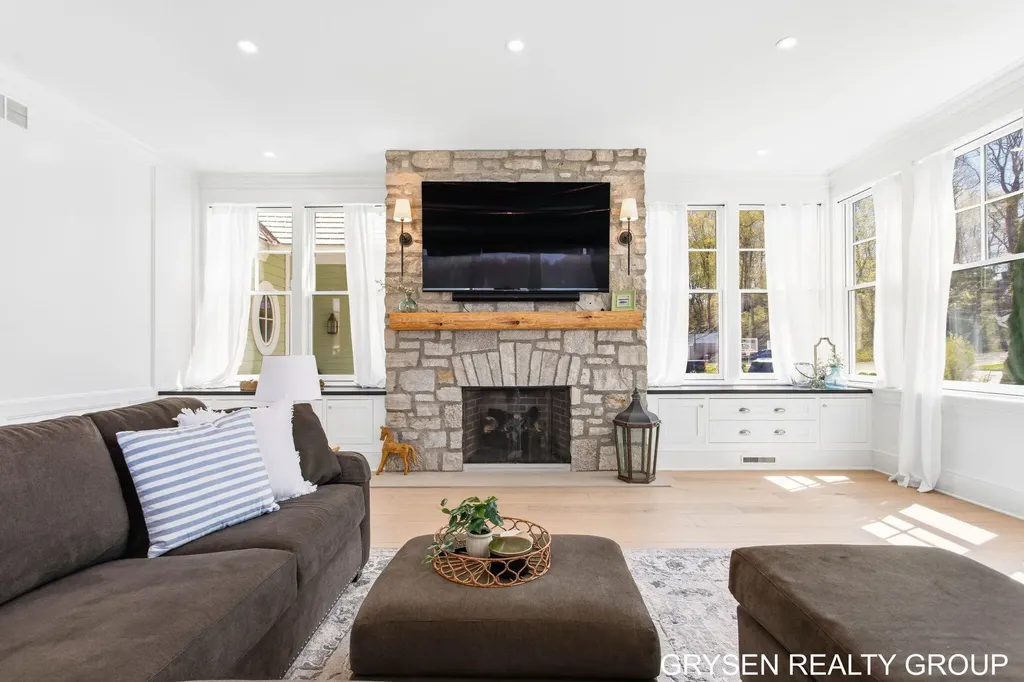 511 N Lake Drive Leighton Township MI 49316