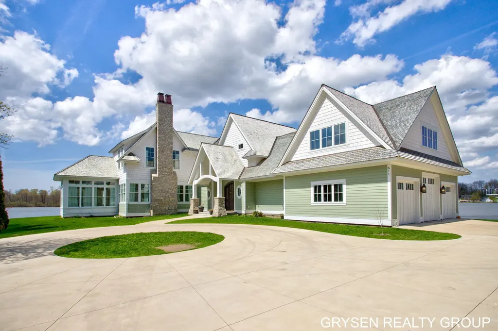 511 N Lake Drive Leighton Township MI 49316