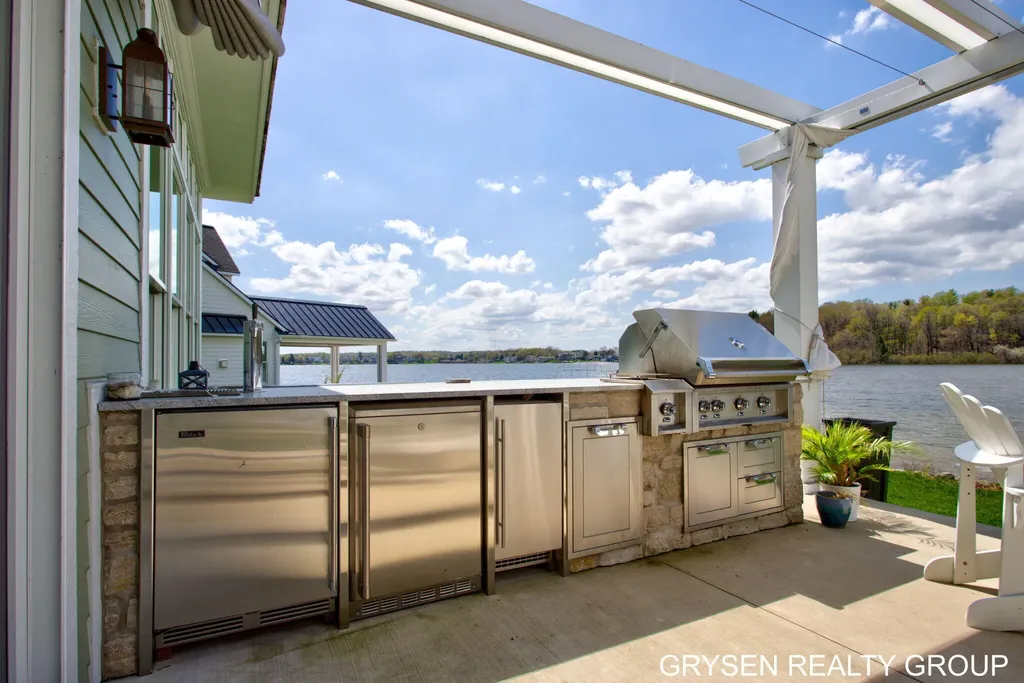 511 N Lake Drive Leighton Township MI 49316