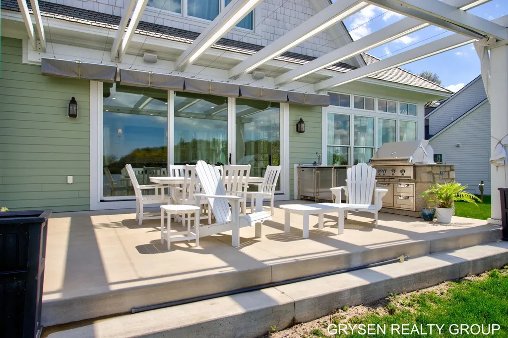 511 N Lake Drive Leighton Township MI 49316