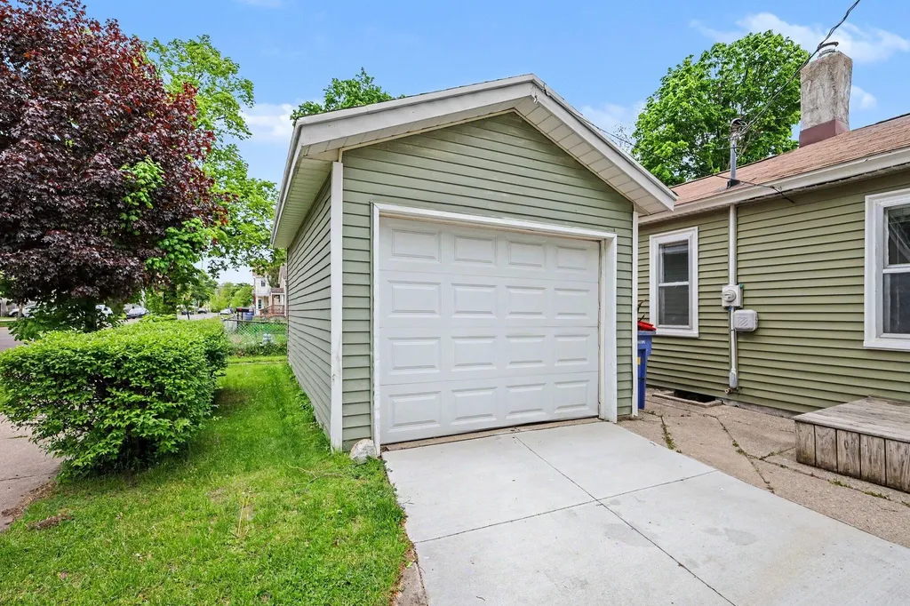 831 Second Street NW Grand Rapids City MI 49504