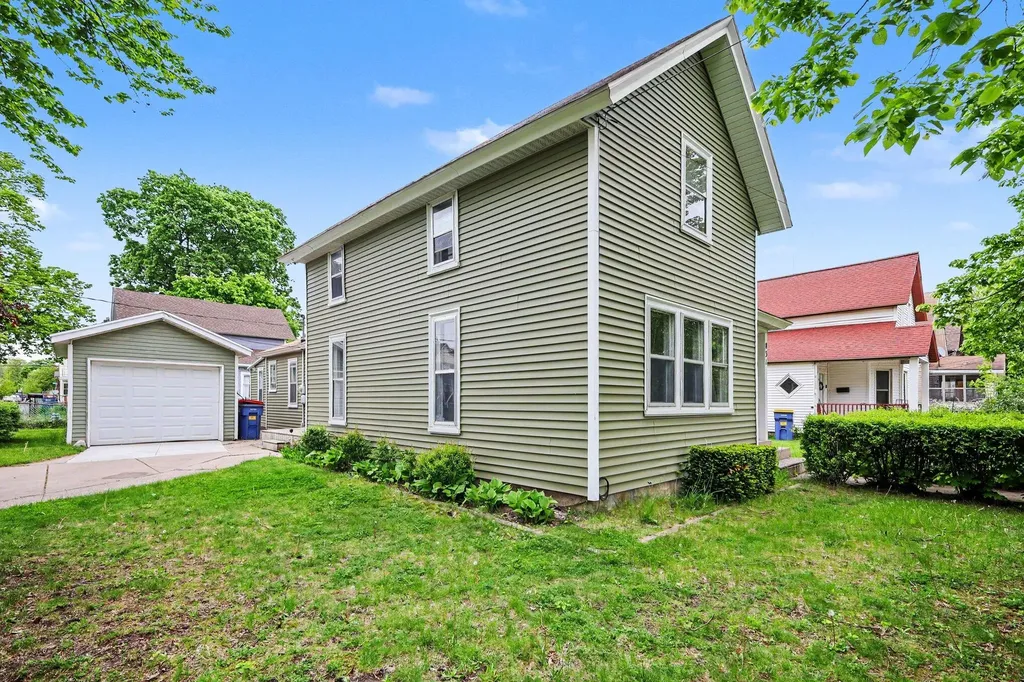 831 Second Street NW Grand Rapids City MI 49504