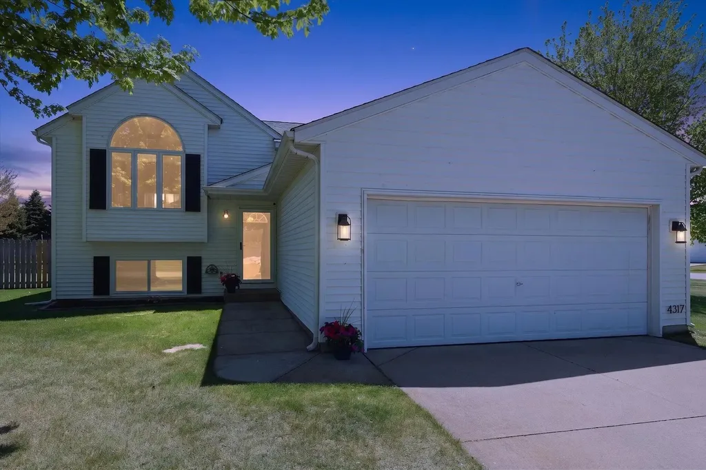 4317 Saturn Drive Dorr Township MI 49323