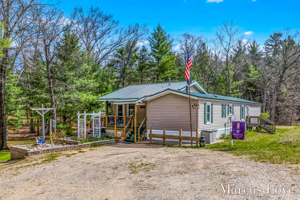 4376 E 24th Street Cherry Valley Township MI 49623