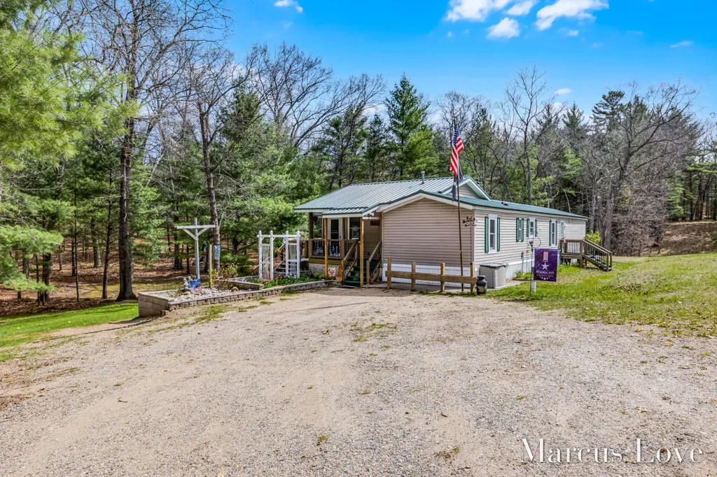 4376 E 24th Street Cherry Valley Township MI 49623