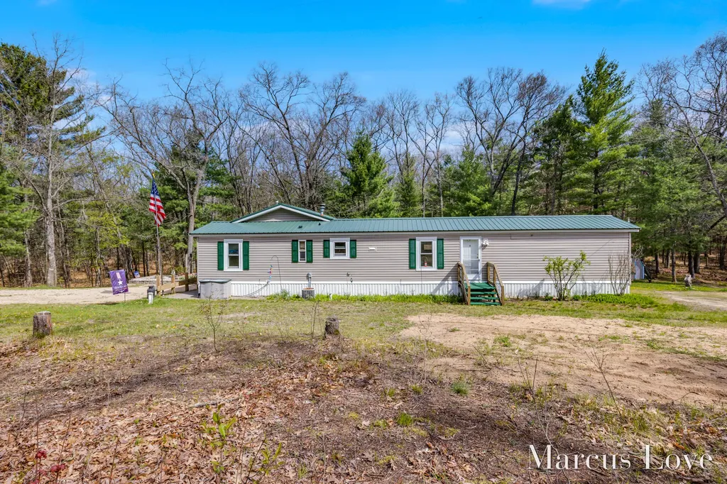4376 E 24th Street Cherry Valley Township MI 49623