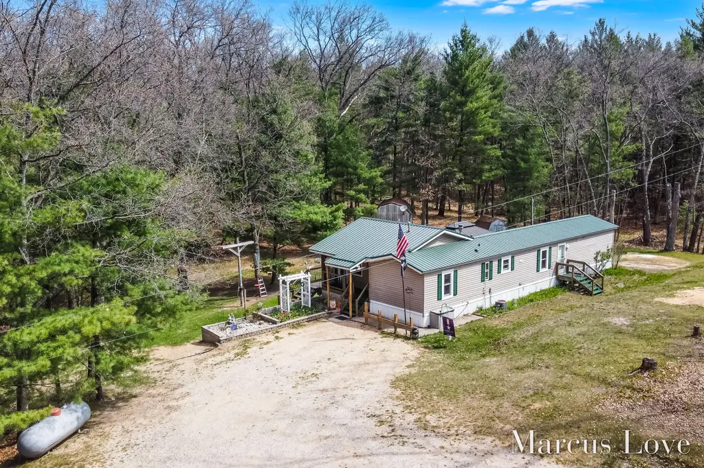 4376 E 24th Street Cherry Valley Township MI 49623
