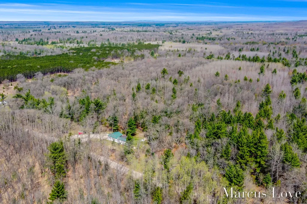 4376 E 24th Street Cherry Valley Township MI 49623