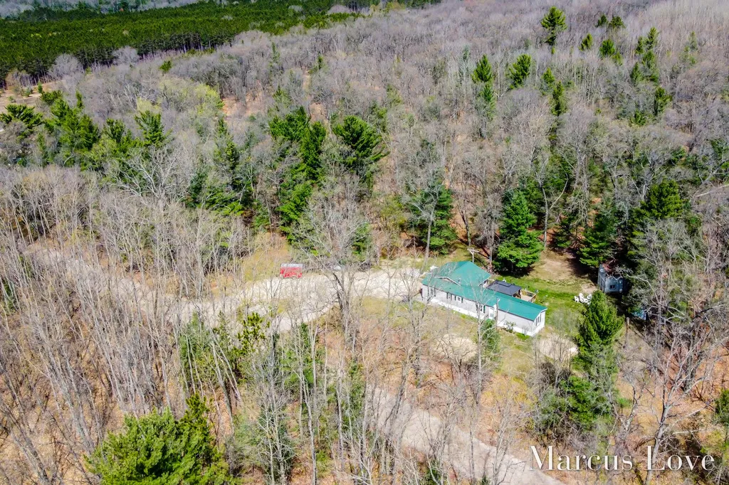 4376 E 24th Street Cherry Valley Township MI 49623
