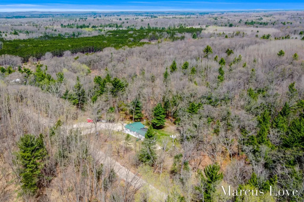 4376 E 24th Street Cherry Valley Township MI 49623