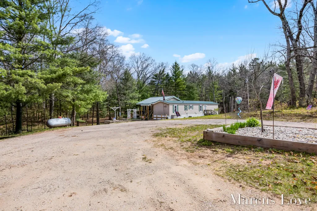 4376 E 24th Street Cherry Valley Township MI 49623