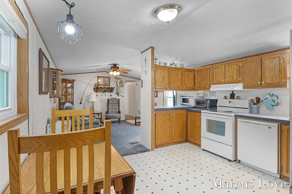 4376 E 24th Street Cherry Valley Township MI 49623