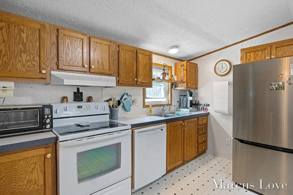 4376 E 24th Street Cherry Valley Township MI 49623