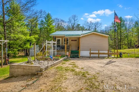 4376 E 24th Street Cherry Valley Township MI 49623
