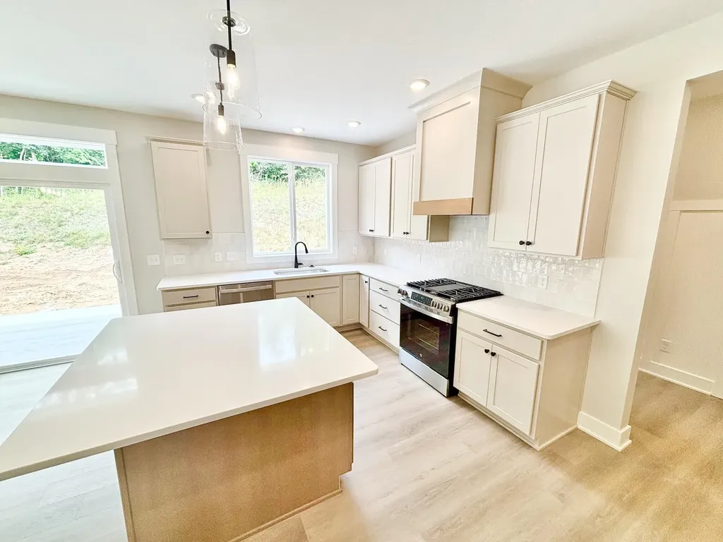 5859 Valley Point Drive SE Caledonia Township MI 49316