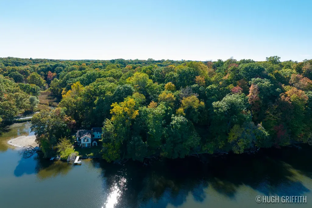 6811 Burger Drive SE Cascade Charter Township MI 49546