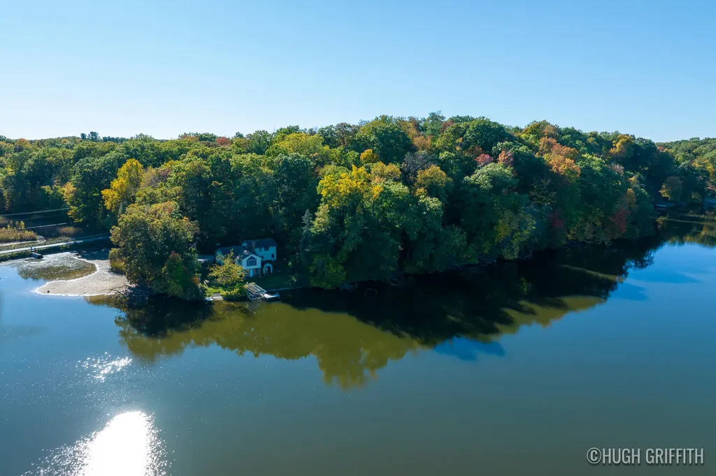 6811 Burger Drive SE Cascade Charter Township MI 49546
