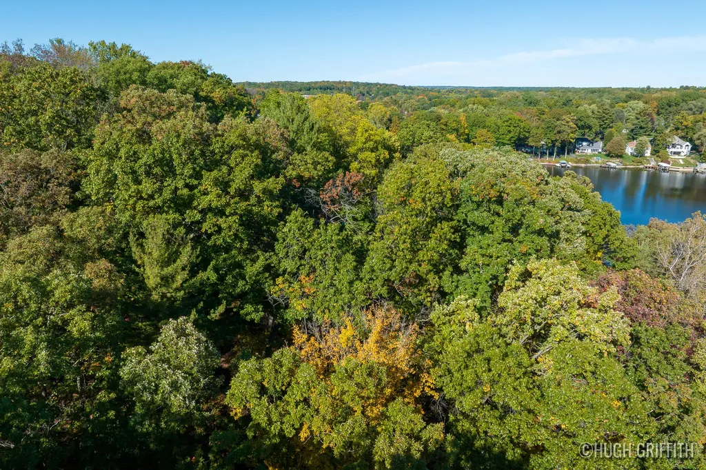 6811 Burger Drive SE Cascade Charter Township MI 49546