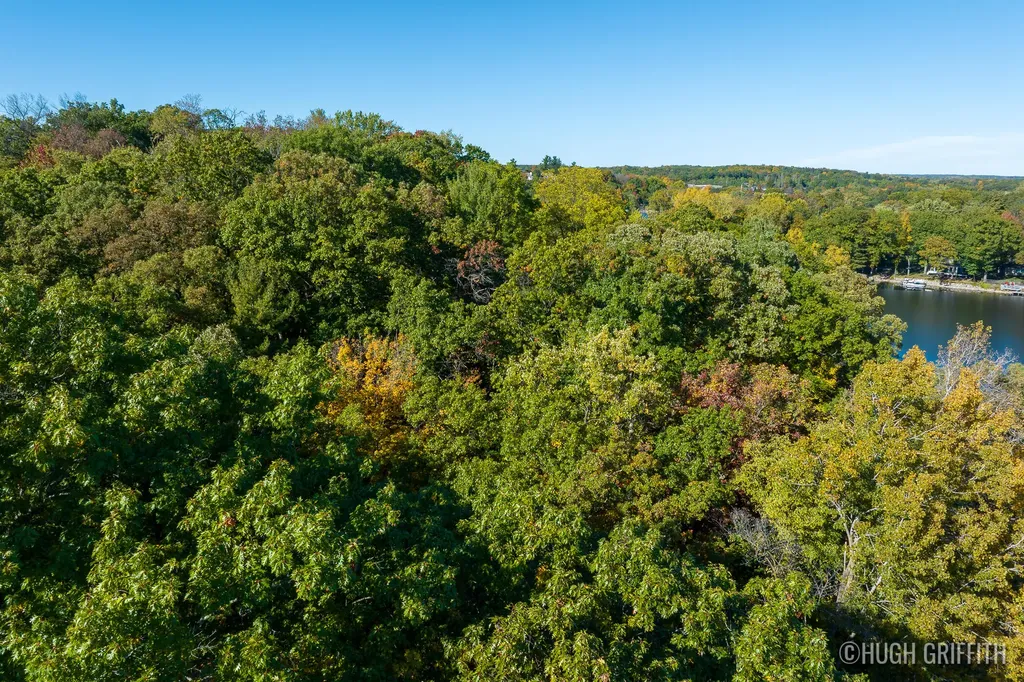 6811 Burger Drive SE Cascade Charter Township MI 49546