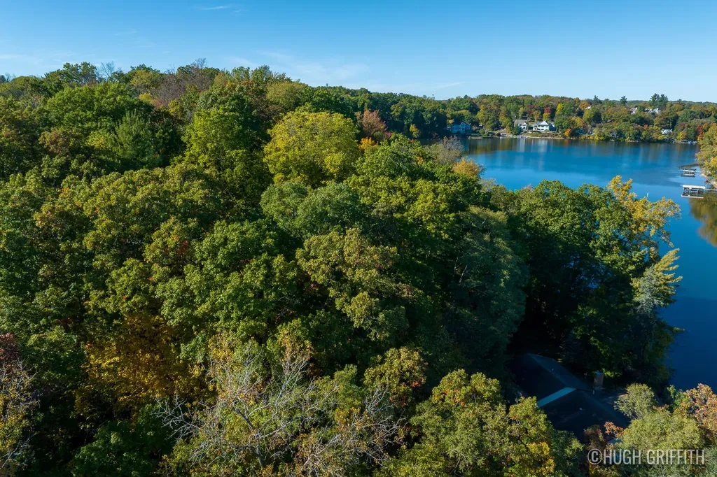 6811 Burger Drive SE Cascade Charter Township MI 49546