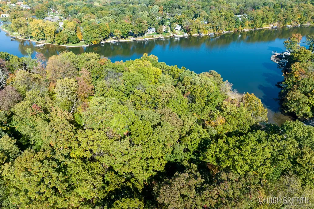 6811 Burger Drive SE Cascade Charter Township MI 49546