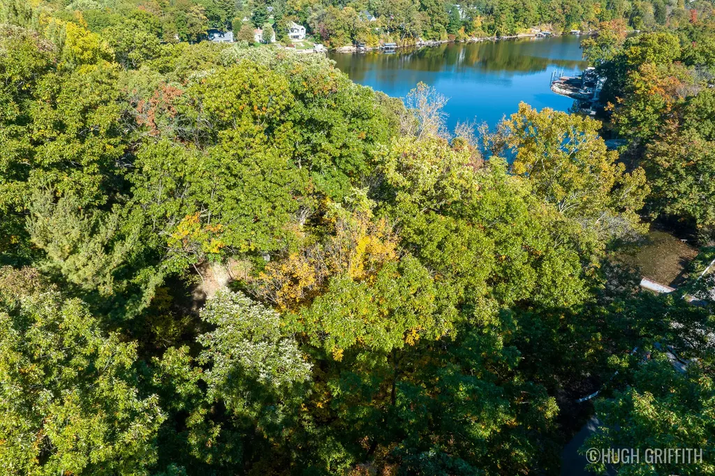 6811 Burger Drive SE Cascade Charter Township MI 49546