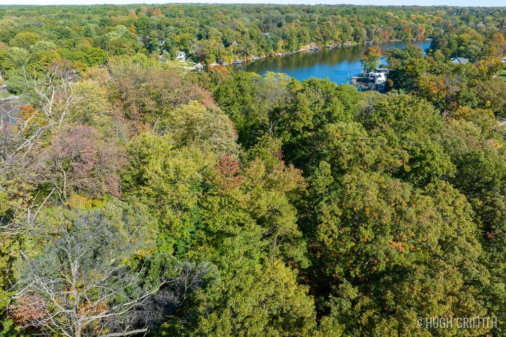 6811 Burger Drive SE Cascade Charter Township MI 49546