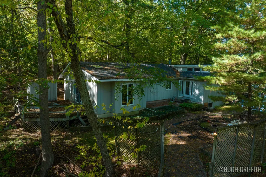 6811 Burger Drive SE Cascade Charter Township MI 49546