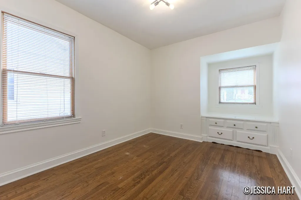 851 Hollywood Street NE Grand Rapids City MI 49505