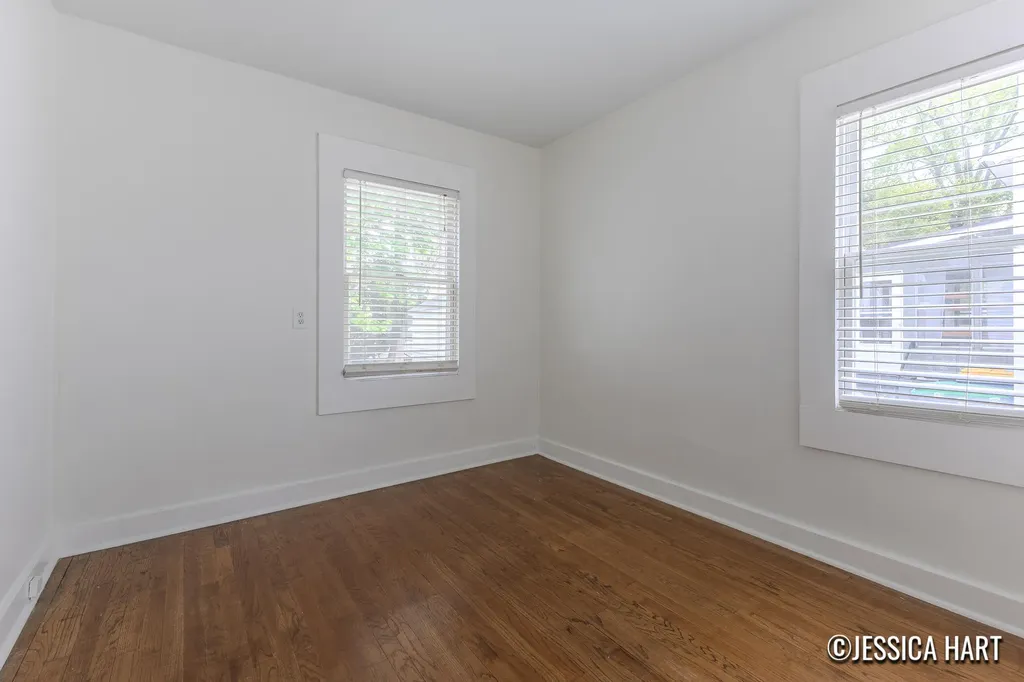 851 Hollywood Street NE Grand Rapids City MI 49505