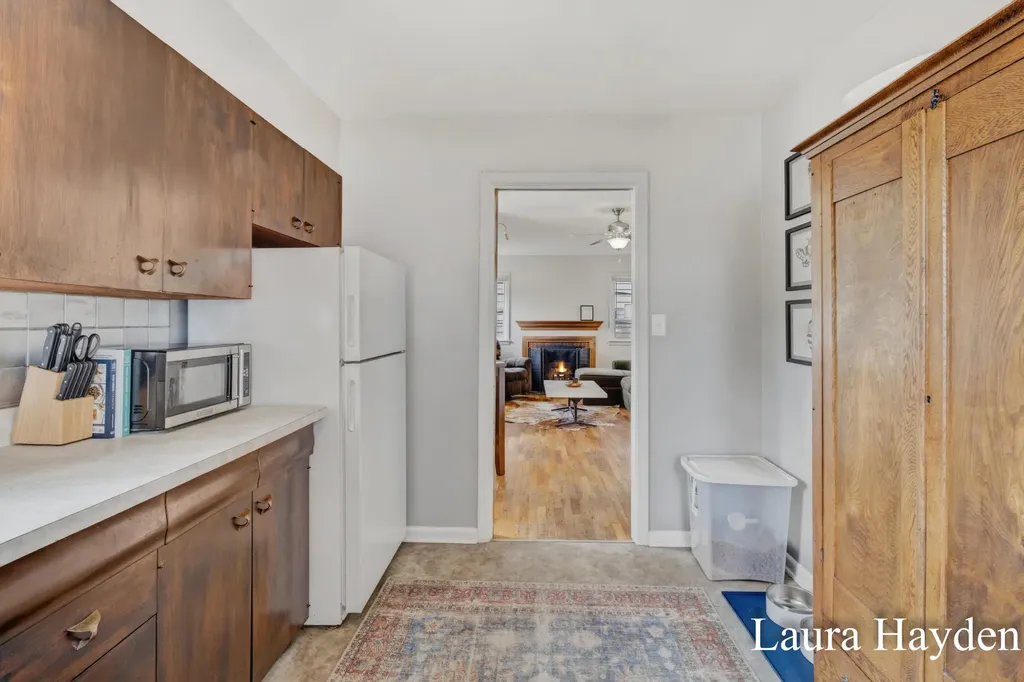 1910 Gordon Lansing City MI 48910