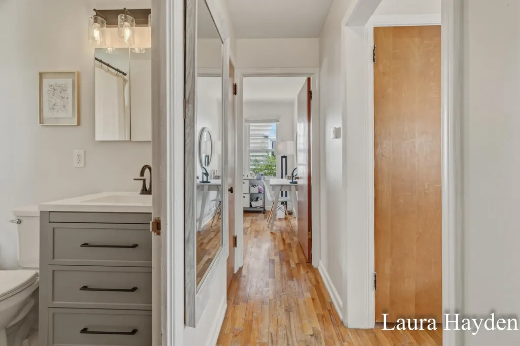 1910 Gordon Lansing City MI 48910