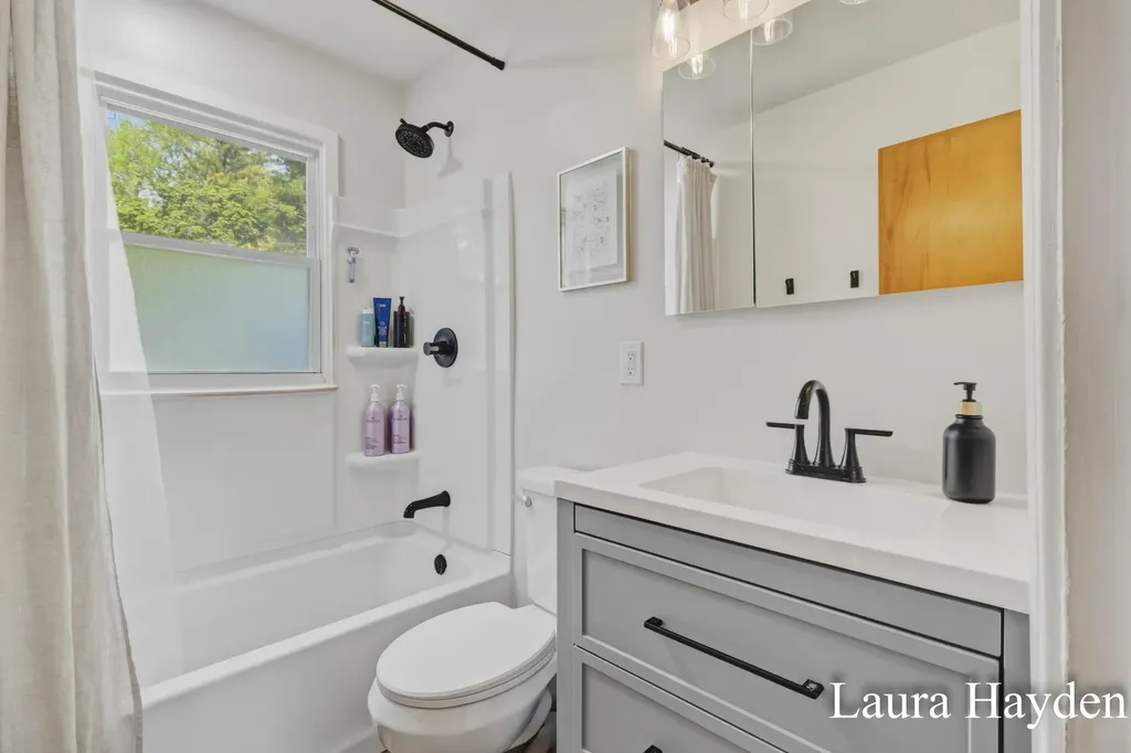 1910 Gordon Lansing City MI 48910