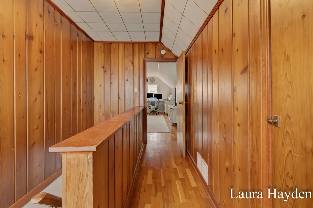 1910 Gordon Lansing City MI 48910