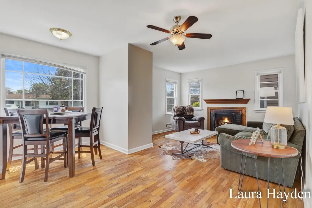 1910 Gordon Lansing City MI 48910