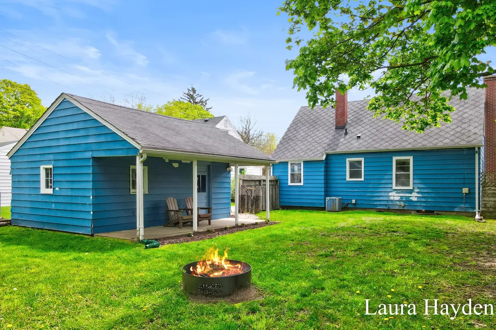 1910 Gordon Lansing City MI 48910
