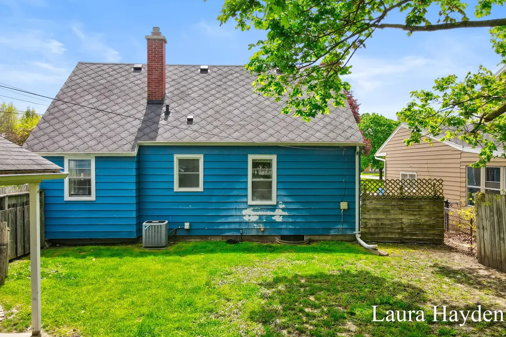 1910 Gordon Lansing City MI 48910