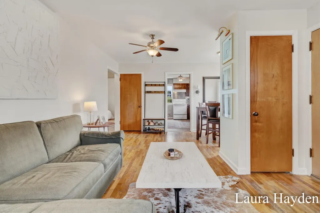 1910 Gordon Lansing City MI 48910
