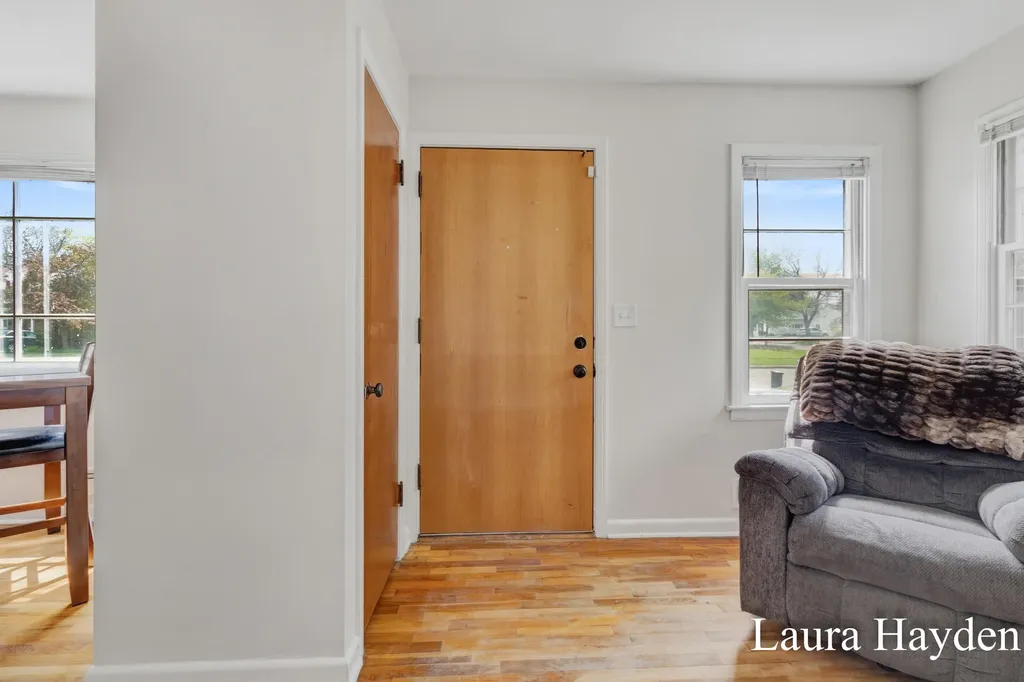 1910 Gordon Lansing City MI 48910