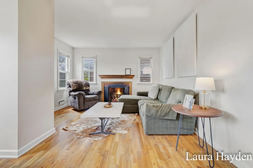 1910 Gordon Lansing City MI 48910
