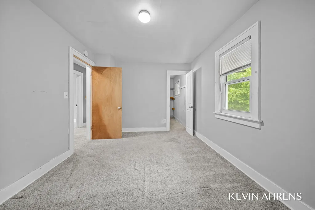 1862 Kalamazoo Avenue SE Grand Rapids City MI 49507