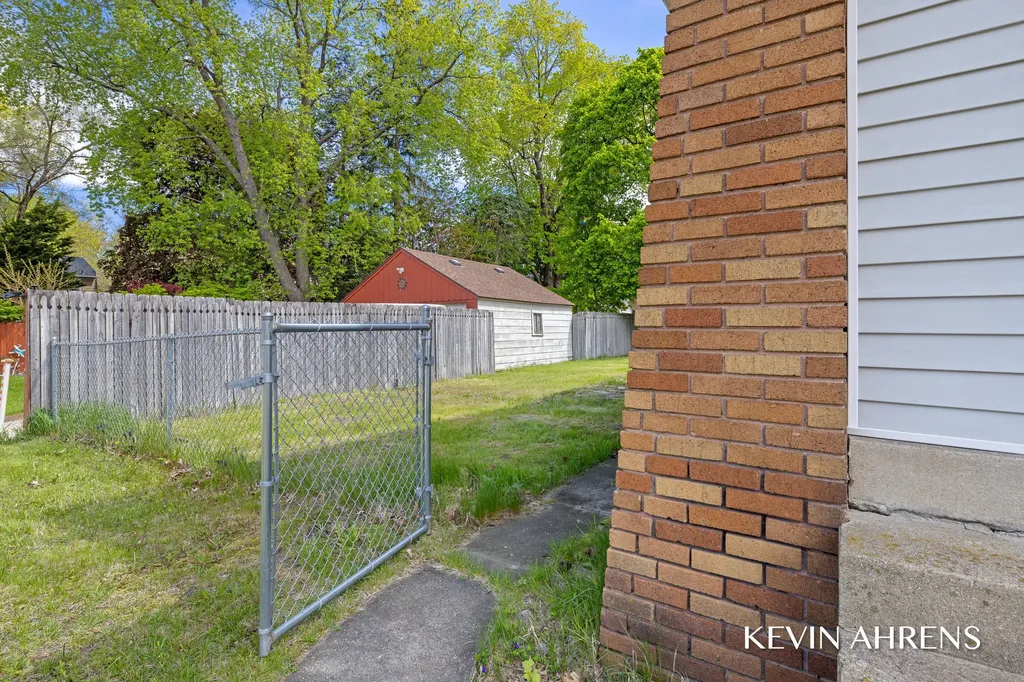 1862 Kalamazoo Avenue SE Grand Rapids City MI 49507