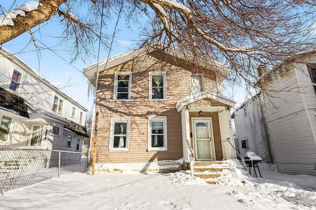 904 College Avenue NE Grand Rapids City MI 49503